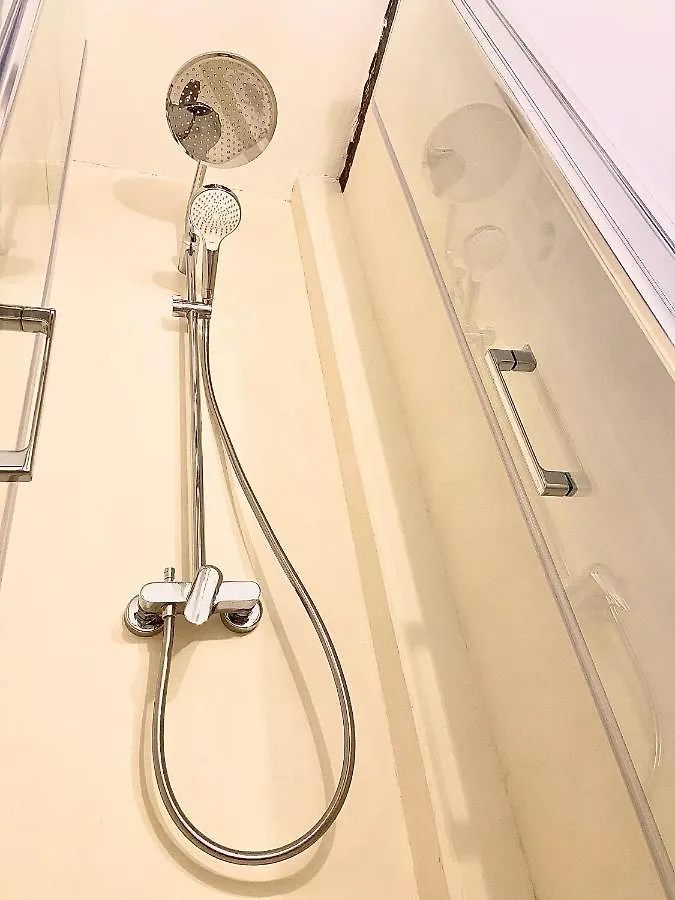 Electra Mini-Studio Paris 0*,